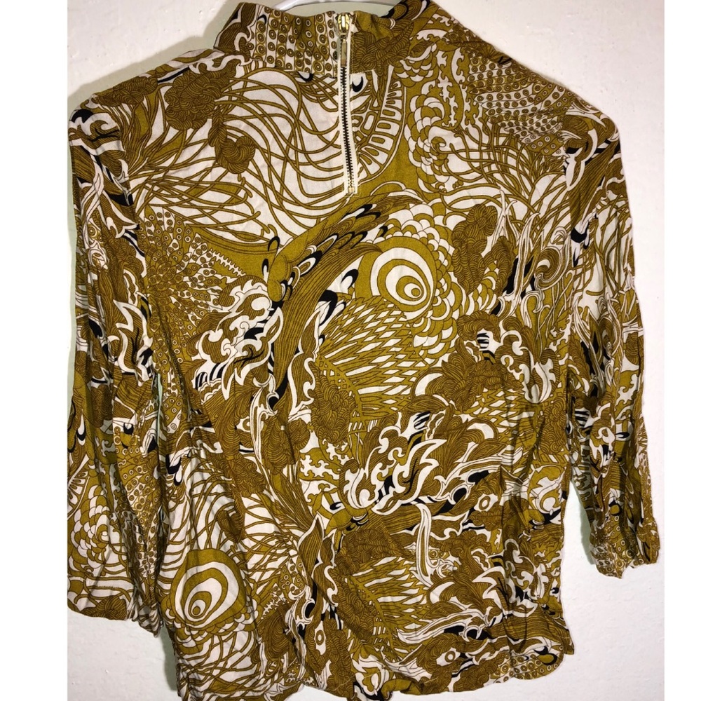 Patterned contemporary blouse